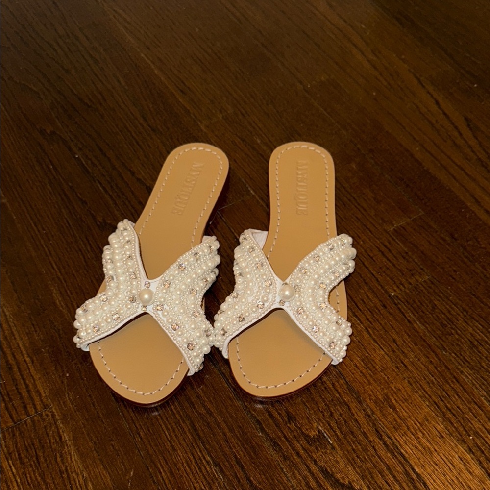 MYSTIQUE White Beaded Women's Sandals